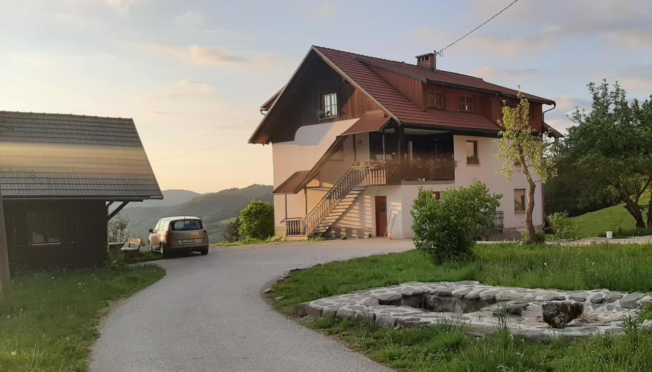 Appartement Healing Farm à Gorenja Vas  Extérieur photo