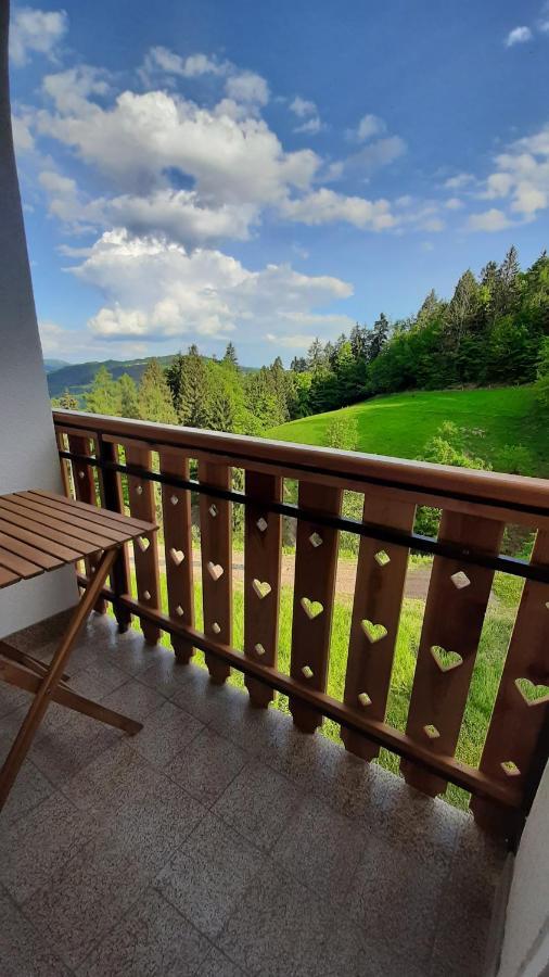 Appartement Healing Farm à Gorenja Vas  Extérieur photo