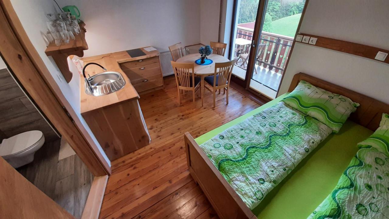 Appartement Healing Farm à Gorenja Vas  Extérieur photo
